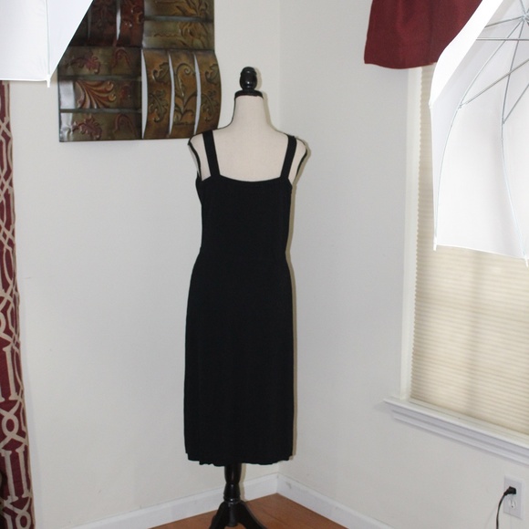 Max Studio, 2 piece dress and sweater - Picture 7 of 11